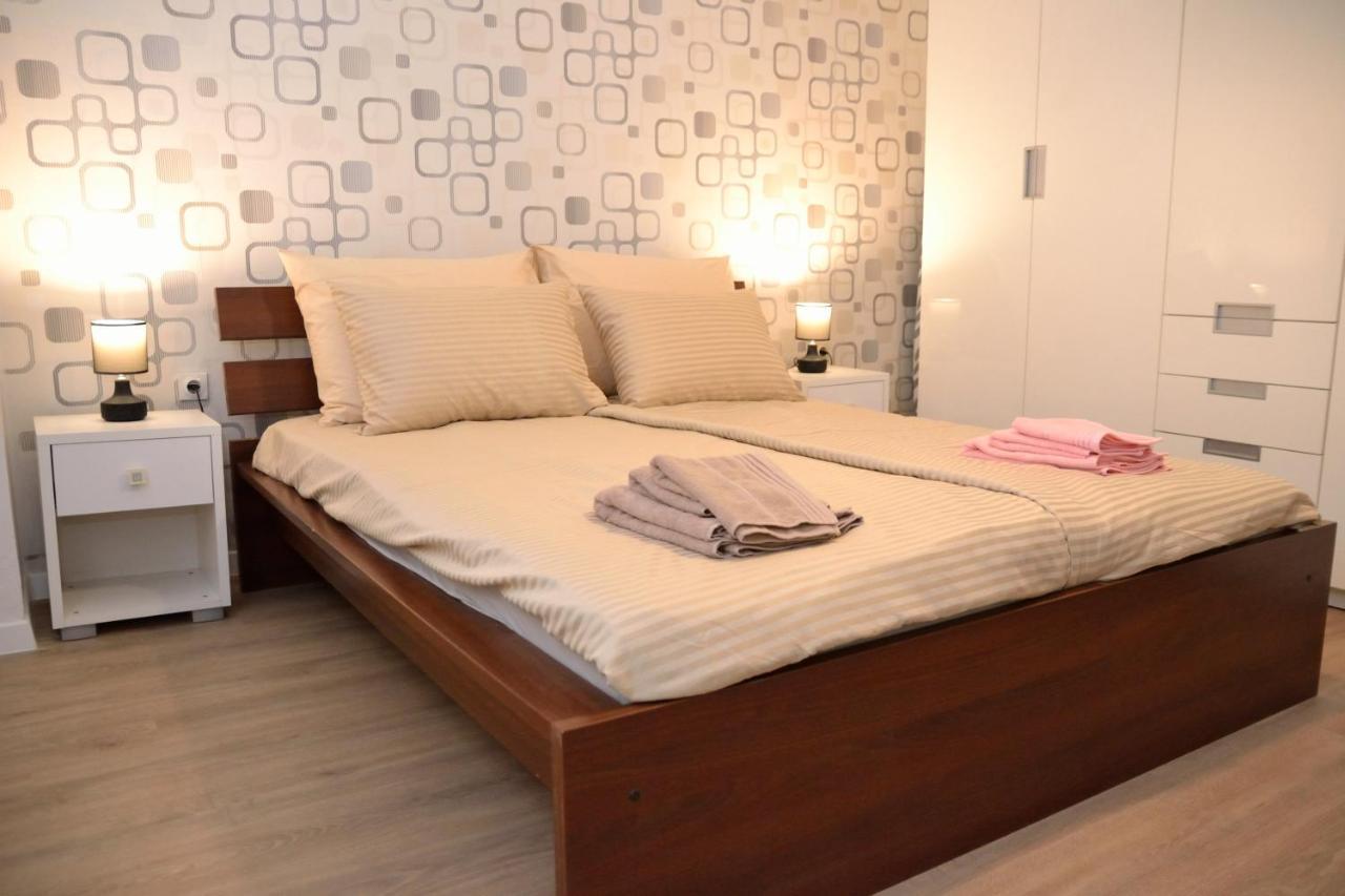Heart Of The City - 75Sqm Suite Skopje Eksteriør billede